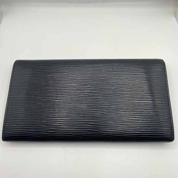 Louis Vuitton Epi Leather Textured Wallet - Picture 5 of 15